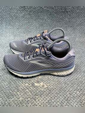 Brooks Ghost 12 Grey Running Shoes Size 8 Women’s